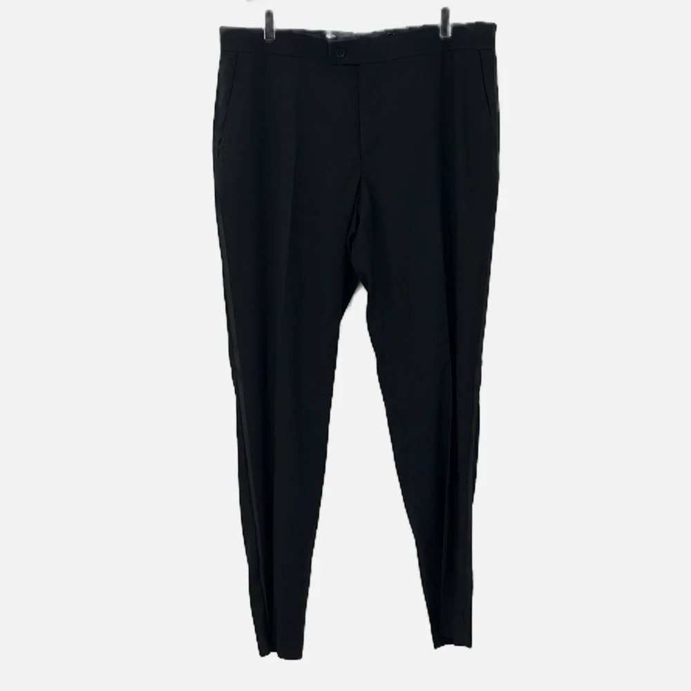 The Savile Row Strand Flat Front Hemmed Suit Pants in Black - NWOT - Size 36W